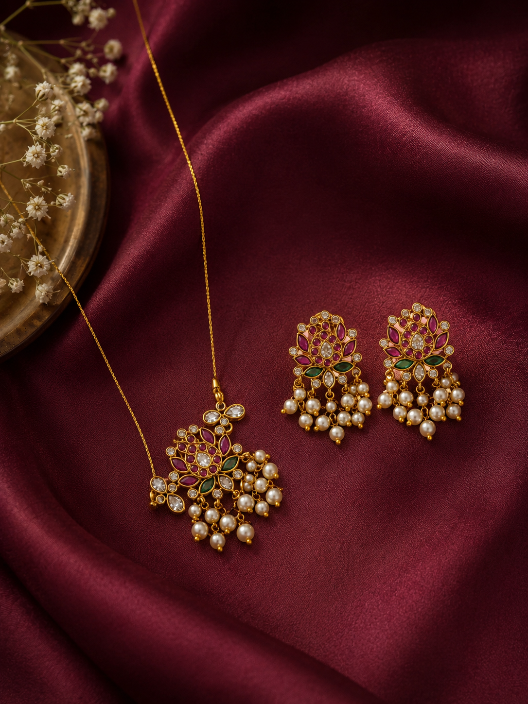Kamli Floral Pendant Invisible Necklace Set