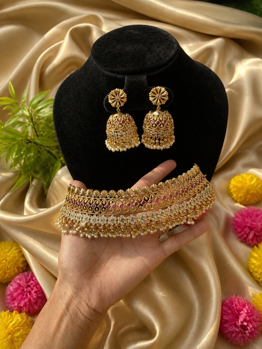 Queen Royal Antique Gold Kemp Choker Set