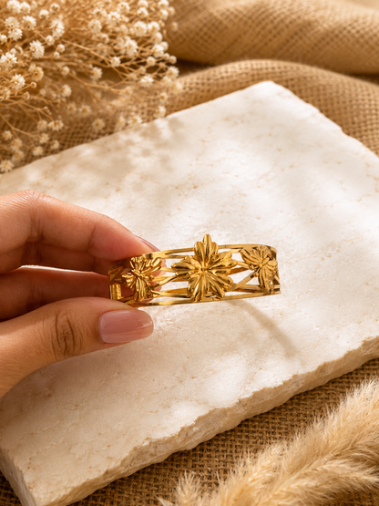 The Petal Arc Floral Statement Kada