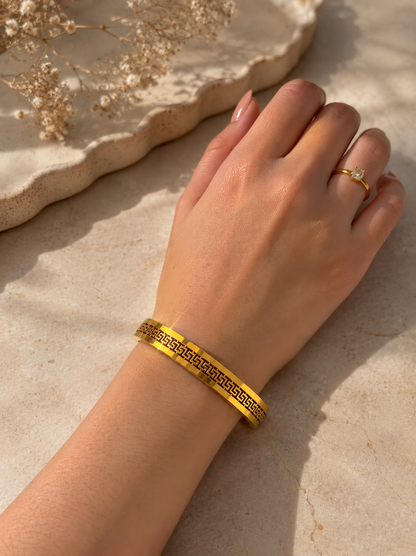 The Golden Maze Greek Key Kada