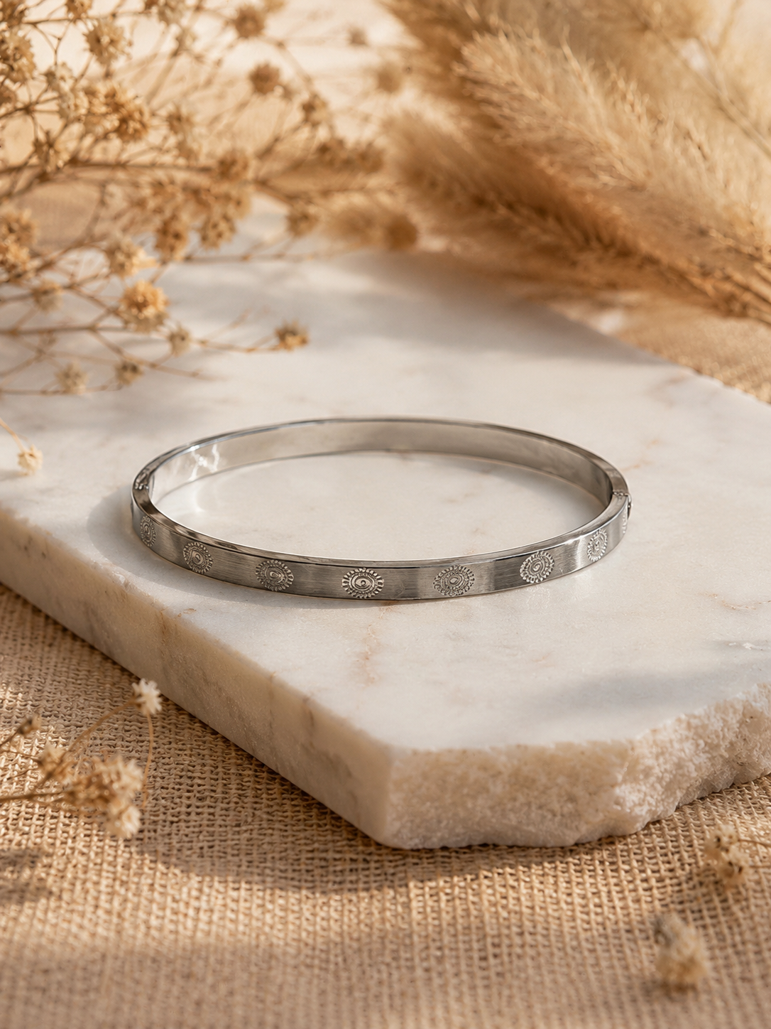 The Silvera Engraved Sunburst