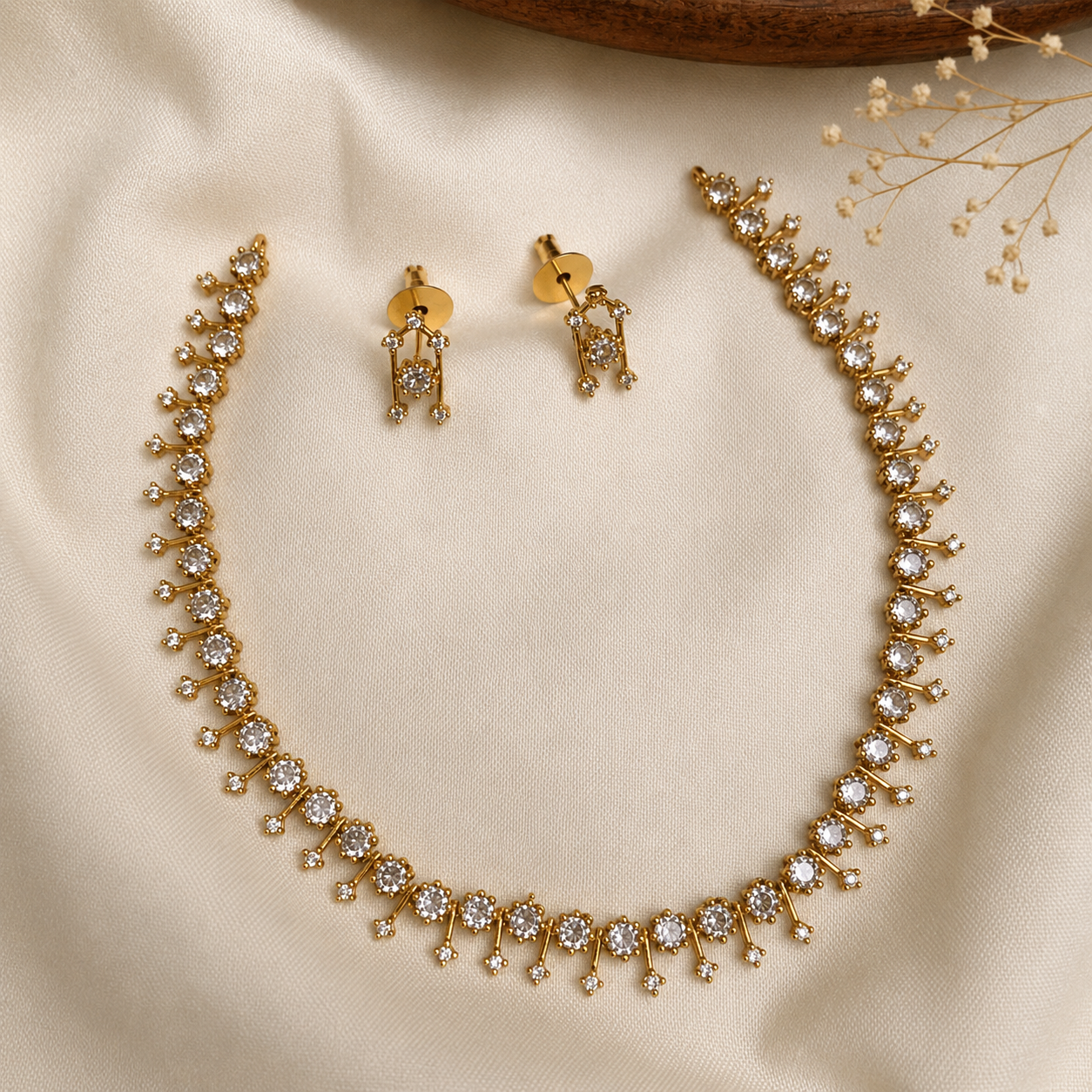 Mitra Elegant Gold Stone Necklace Set
